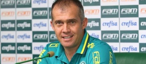 Eduardo Baptista em coletiva (Foto: Divulgação/Palmeiras) Eduardo Baptista em coletiva (Foto: Divulgação/Palmeiras)