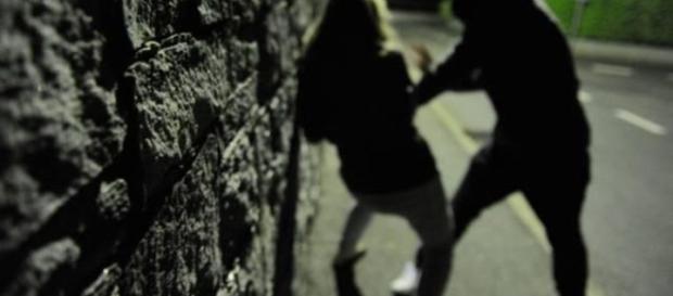 Palagonia, 18enne aggredisce la ex Palagonia, 18enne aggredisce la ex
