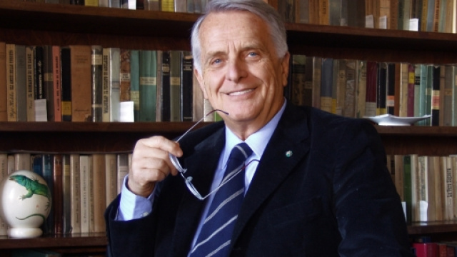 Alberto Contri presenta il libro McLuhan non abita pi&ugrave; qui?