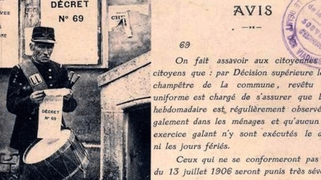 De par La Loi, autant de candidats, autant de panneaux électoraux.