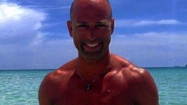 Isola dei famosi 2017, Stefano Bettarini in ospedale: "Sta bene" - today.it