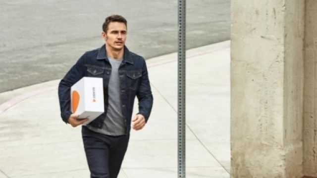 James Franco nel nuovo spot scritto e diretto per Zalando.