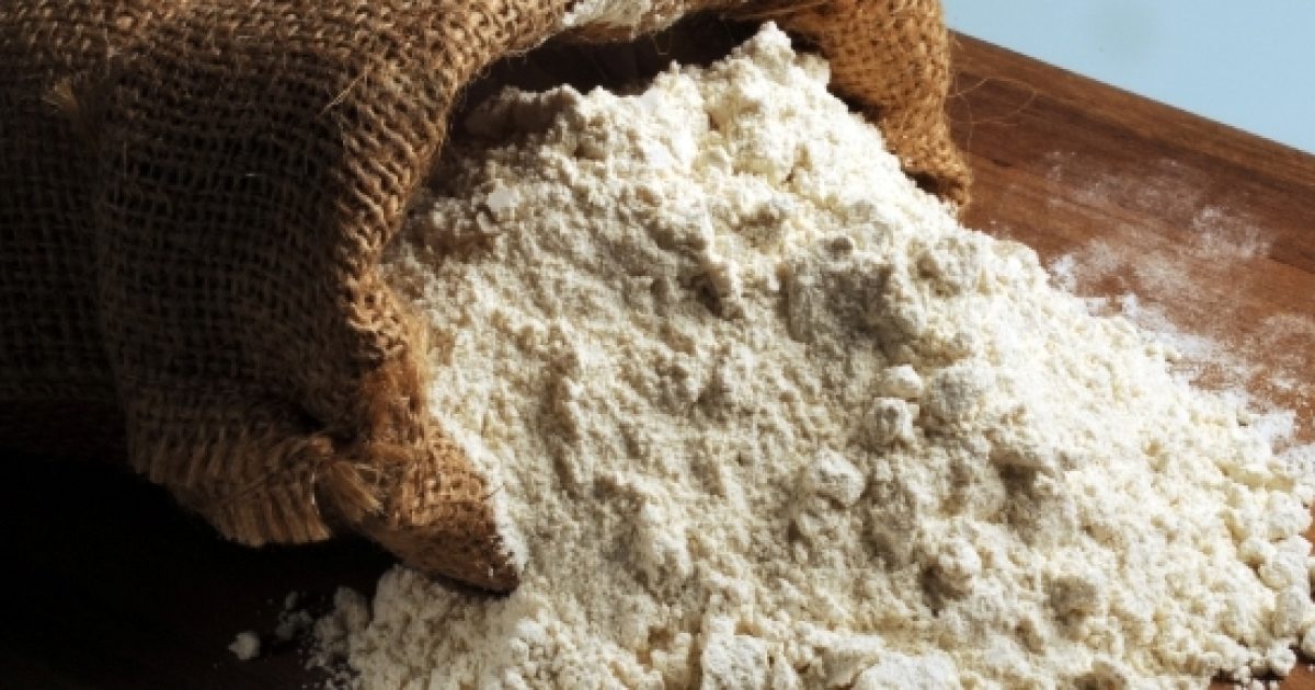 Горсть муки. Пшеничный крахмал. Что похоже на муку. Мука фото. Мука шадринская.