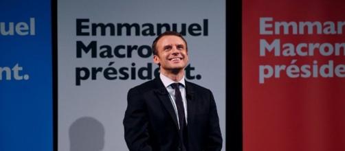 La campagne électorale d'Emmanuel Macron a le vent en poupe.