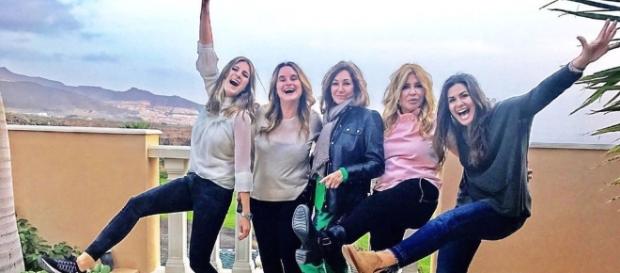 Ana Rosa Quintana y sus amigas en Tenerife. Ana Rosa Quintana y sus amigas en Tenerife.