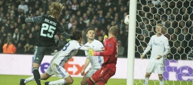 Gol de Dolberg, que foi anulado pelo árbitro português Artur Dias Soares Gol de Dolberg, que foi anulado pelo árbitro português Artur Dias Soares