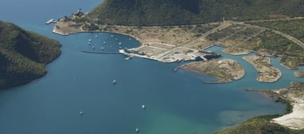 Las Instalaciones de la marina y 9 predios de puerto Escondido también llamado puerto Loreto fueron vendidos a una compañía de USA Las Instalaciones de la marina y 9 predios de puerto Escondido también llamado puerto Loreto fueron vendidos a una compañía de USA