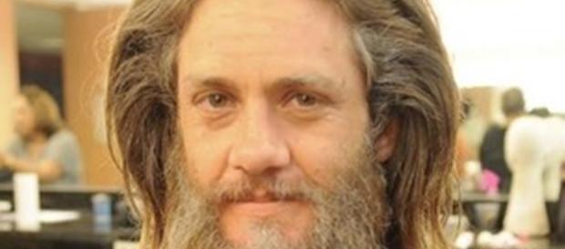 Leonardo Miggiorin caracterizado para passagem de tempo em 'A Terra Prometida' Leonardo Miggiorin caracterizado para passagem de tempo em 'A Terra Prometida'