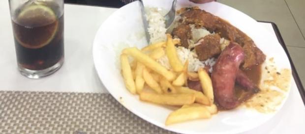 Menino Cauan não pensou apenas em si ao almoçar Menino Cauan não pensou apenas em si ao almoçar