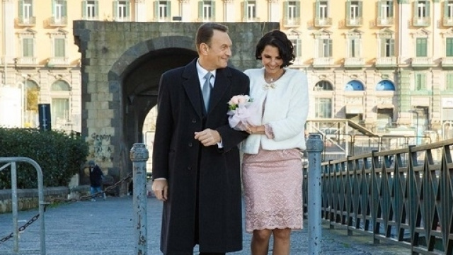 Un posto al sole marzo: Marina e Roberto si sposano, Luca accoltellato