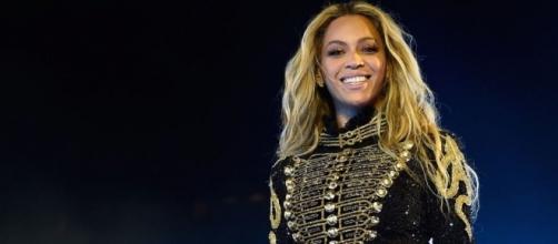Beyoncé Releases Christmas Merch - harpersbazaar.com