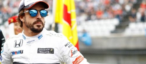 Alonso si complimenta con la Ferrari: si parla di divorzio anticipato con McLaren - autoweek.com