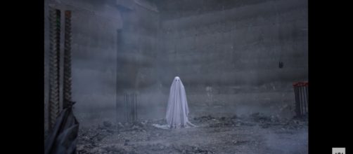 Haven't seen this version of a ghost in a while right? / Photo via Youtube - A Ghost Story | Official Trailer HD | A24 - A24