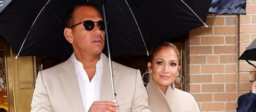 Jennifer Lopez joins Alex Rodriguez for a lunch date in NYC. (Image via Vanity Fair)