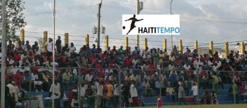 Le publique du stade sylvio cator en Haiti