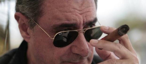 Carlos Herrera no se corta y responde así a un tuitero - as.com Carlos Herrera no se corta y responde así a un tuitero - as.com