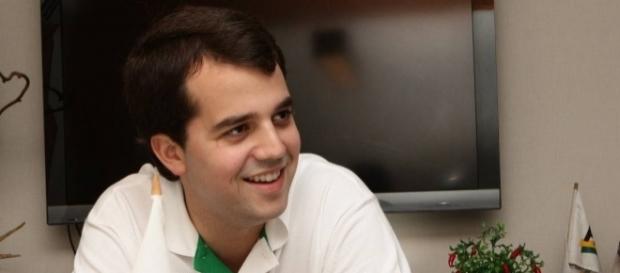 Marco Antônio Cabral dá cortesia para diretora de presídio Bangu 8 Marco Antônio Cabral dá cortesia para diretora de presídio Bangu 8