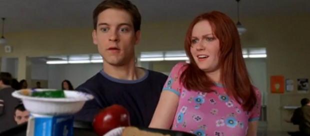 Tobey Maguire e Kirsten Dunst em "Homem Aranha": nenhum efeito especial foi usado na cena da bandeja. Tobey Maguire e Kirsten Dunst em "Homem Aranha": nenhum efeito especial foi usado na cena da bandeja.