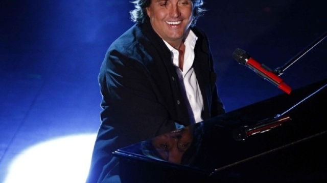 Cristiano De Andr&egrave; e le presunte botte alla compagna in una piazza in Sardegna, ci sarebbero testimoni