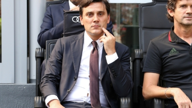 Vincenzo Montella, allenatore del Milan. Prossimamente potrebbe avere in rosa Cesc Fabregas