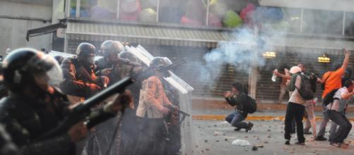 Archivo: Represión en Caracas.