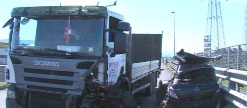 Calabria: mezzo pesante travolge diverse auto, diversi feriti. (foto di repertorio)