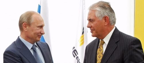 Il Segretario di Stato Tillerson incontra Vladimir Putin
