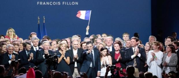 Grand meeting de François Fillon Porte de Versailles ce lundi Grand meeting de François Fillon Porte de Versailles ce lundi