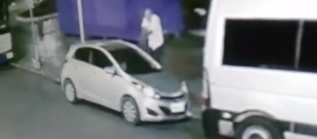 Imagens foram gravada por câmeras de segurança. Imagens foram gravada por câmeras de segurança.