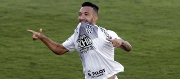 Jogador está avaliado em 10 milhões de reais Jogador está avaliado em 10 milhões de reais