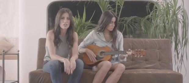 Paola Turci e la nipote nel videoclip di "La vita che ho deciso" Paola Turci e la nipote nel videoclip di "La vita che ho deciso"