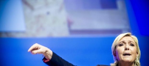 Vél d'Hiv: Marine Le Pen persiste dans l'irresponsabilité - Libération - liberation.fr Vél d'Hiv: Marine Le Pen persiste dans l'irresponsabilité - Libération - liberation.fr