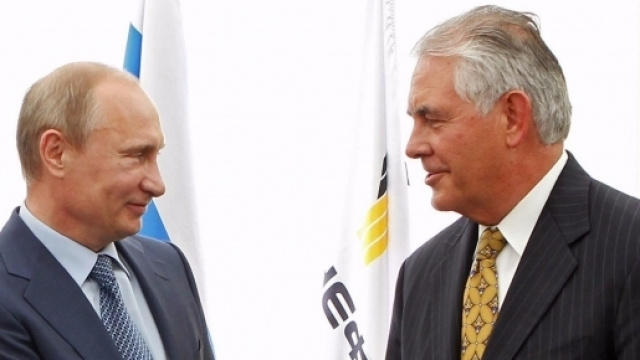 Il Segretario di Stato Tillerson incontra Vladimir Putin