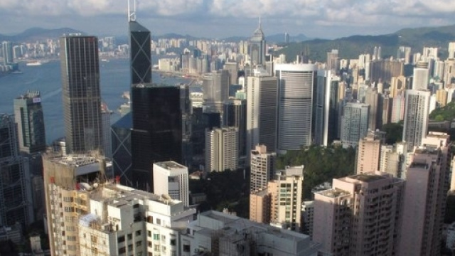 Insegnante italiana 28enne cade dal 19&deg; piano di un grattacielo cinese