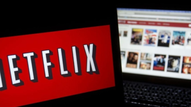 The Stages Of Binging On Netflix - theodysseyonline.com