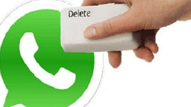 Whatsapp, arrivano i messaggi cancellabili