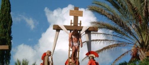 The Stations of the Cross - Photo: Blasting News Library - thesaltytrail.com