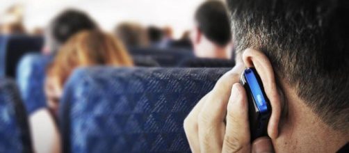 FCC chairman: In-flight cellular calls should continue to be ... - techspot.com