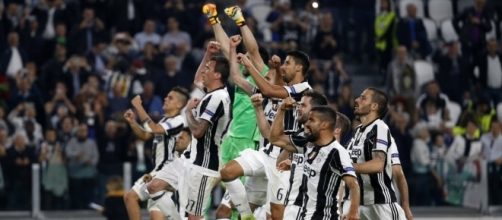 La Juventus festeggia dopo la vittoria - FOTO: account Twitter ufficiale Champions League