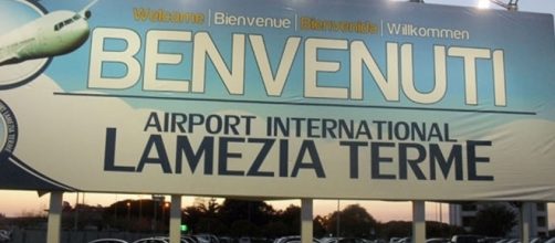 Maxi Blitz all'aeroporto di Lamezia Terme.