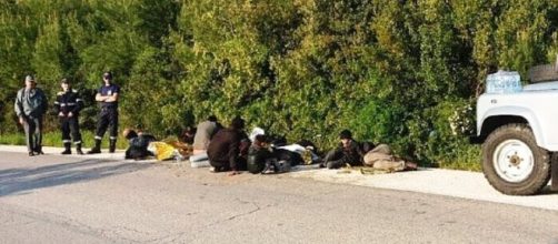Migranti soccorsi a Vieste (foto repubblica.it)