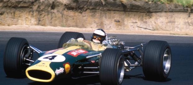 1 Jim Clark con su Lotus volador 1 Jim Clark con su Lotus volador