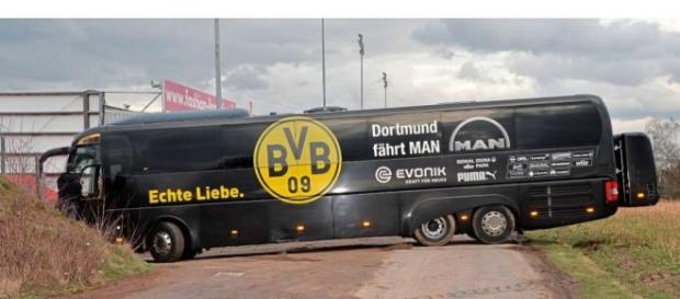Auf diesen Bus gab es einen Anschlag! (Source URG Suisse Blasting.News Archives) Auf diesen Bus gab es einen Anschlag! (Source URG Suisse Blasting.News Archives)