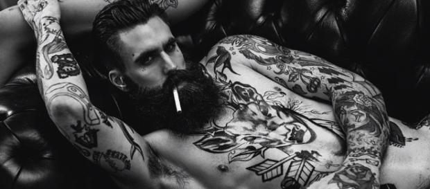Coisas que as mulheres pensam sobre homens tatuados Coisas que as mulheres pensam sobre homens tatuados