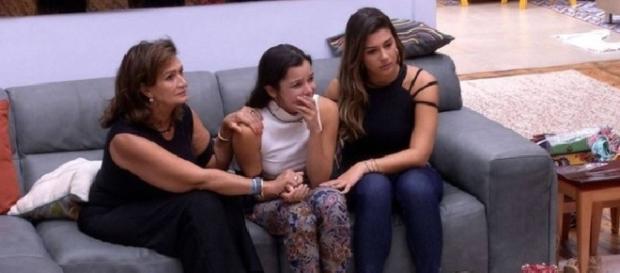 Em uma virada inacreditável, Emilly perde a liderança da enquete. Veja os números. Em uma virada inacreditável, Emilly perde a liderança da enquete. Veja os números.