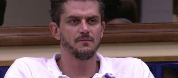Marcos divulga nota sobre agressão cometida contra Emilly Marcos divulga nota sobre agressão cometida contra Emilly