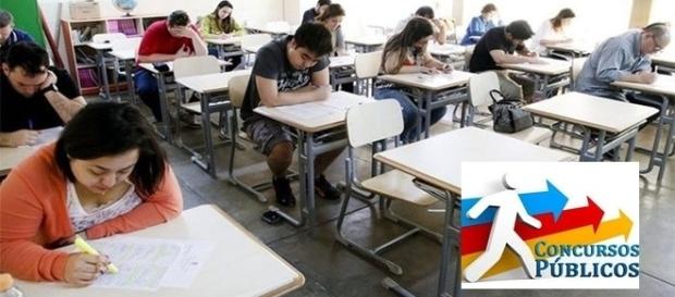 Na imagem futuros candidatos que estão pleiteando uma das inúmeras vagas. Na imagem futuros candidatos que estão pleiteando uma das inúmeras vagas.