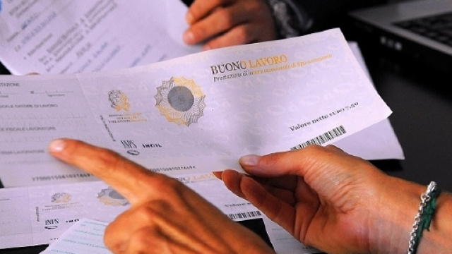 Voucher e lavoro intermittente: dopo la decisione del Senato si apre la discussione sul futuro del lavoro occasionale