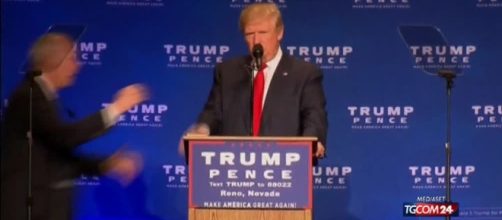 Video Tgcom24: Paura attentato, Trump portato via dal palco ... - mediaset.it