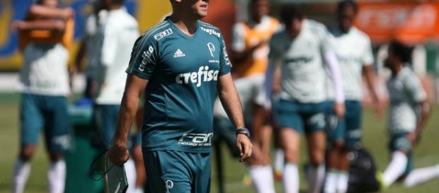 Eduardo Baptista comanda treino tático no Allianz Eduardo Baptista comanda treino tático no Allianz